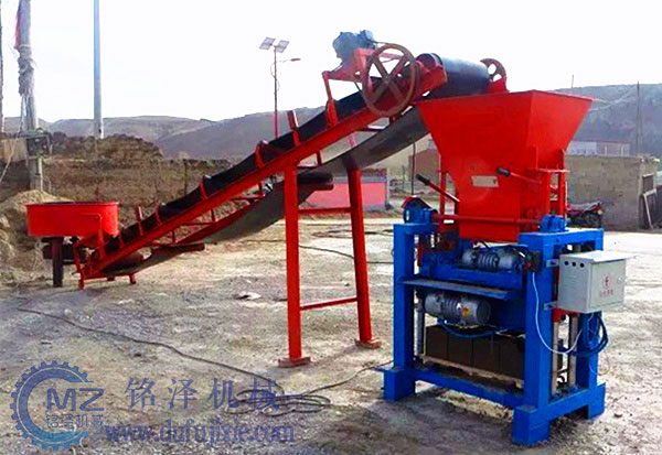 小型空心磚機(jī)生產(chǎn)線客戶現(xiàn)場(chǎng)