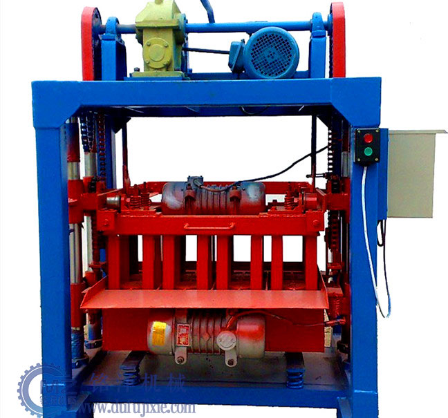 半自動水泥磚機(jī)