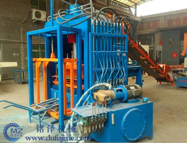 全自動砌塊成型機
