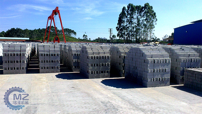 污泥制磚客戶現場